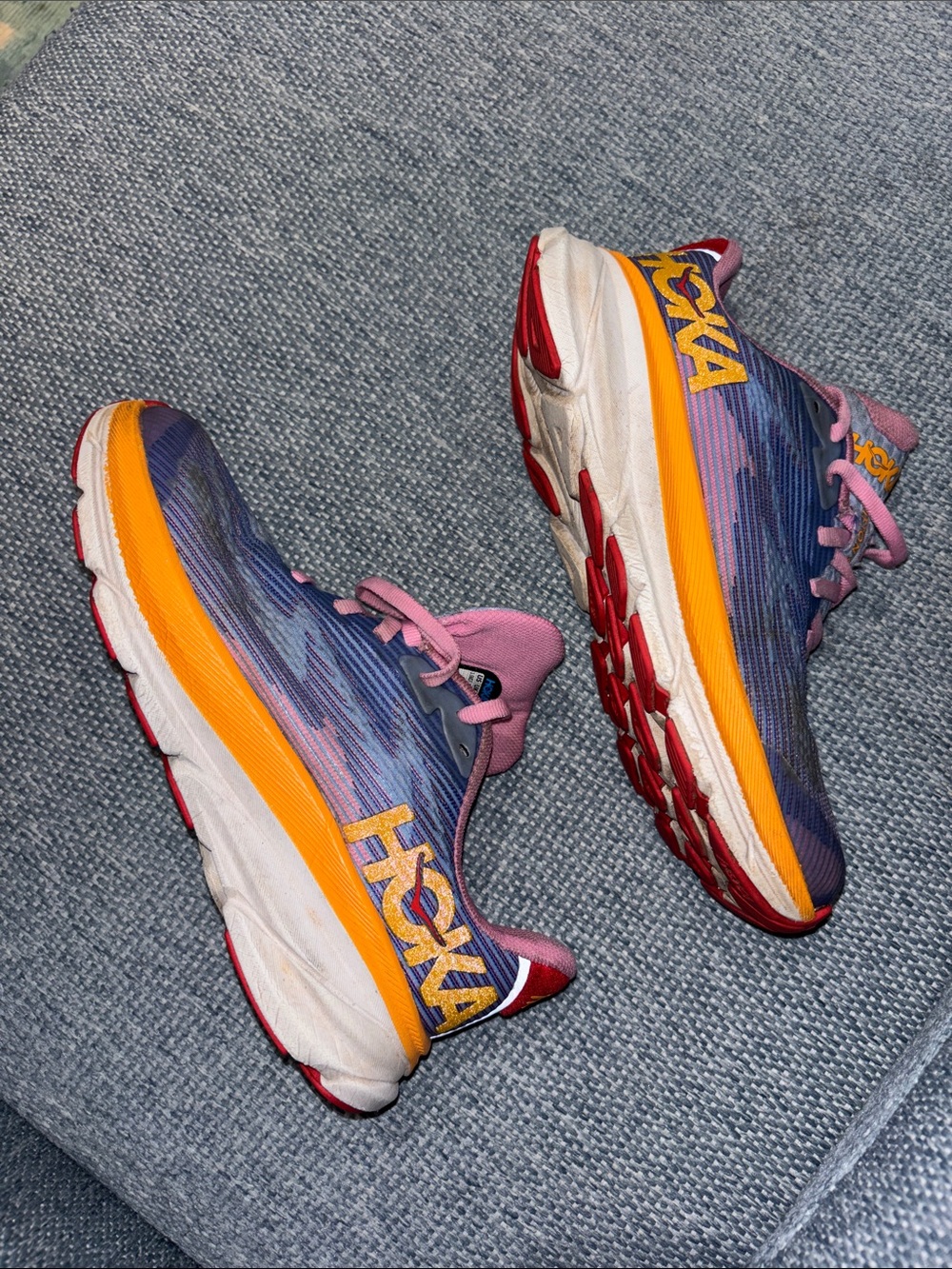 Hoka Clifton 9 trainers! Youth 3.5
